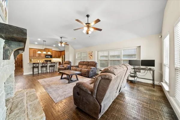 $379,900 | 5009 Spruce Street, Krum, TX 76249