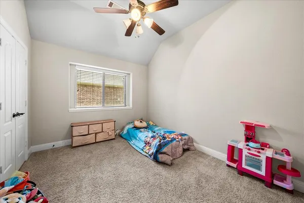 $379,900 | 5009 Spruce Street, Krum, TX 76249