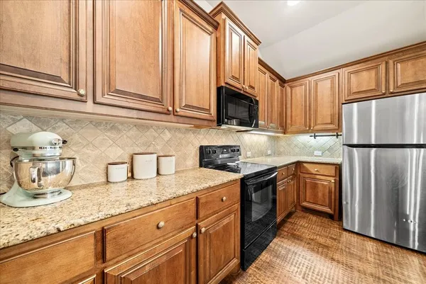 $379,900 | 5009 Spruce Street, Krum, TX 76249