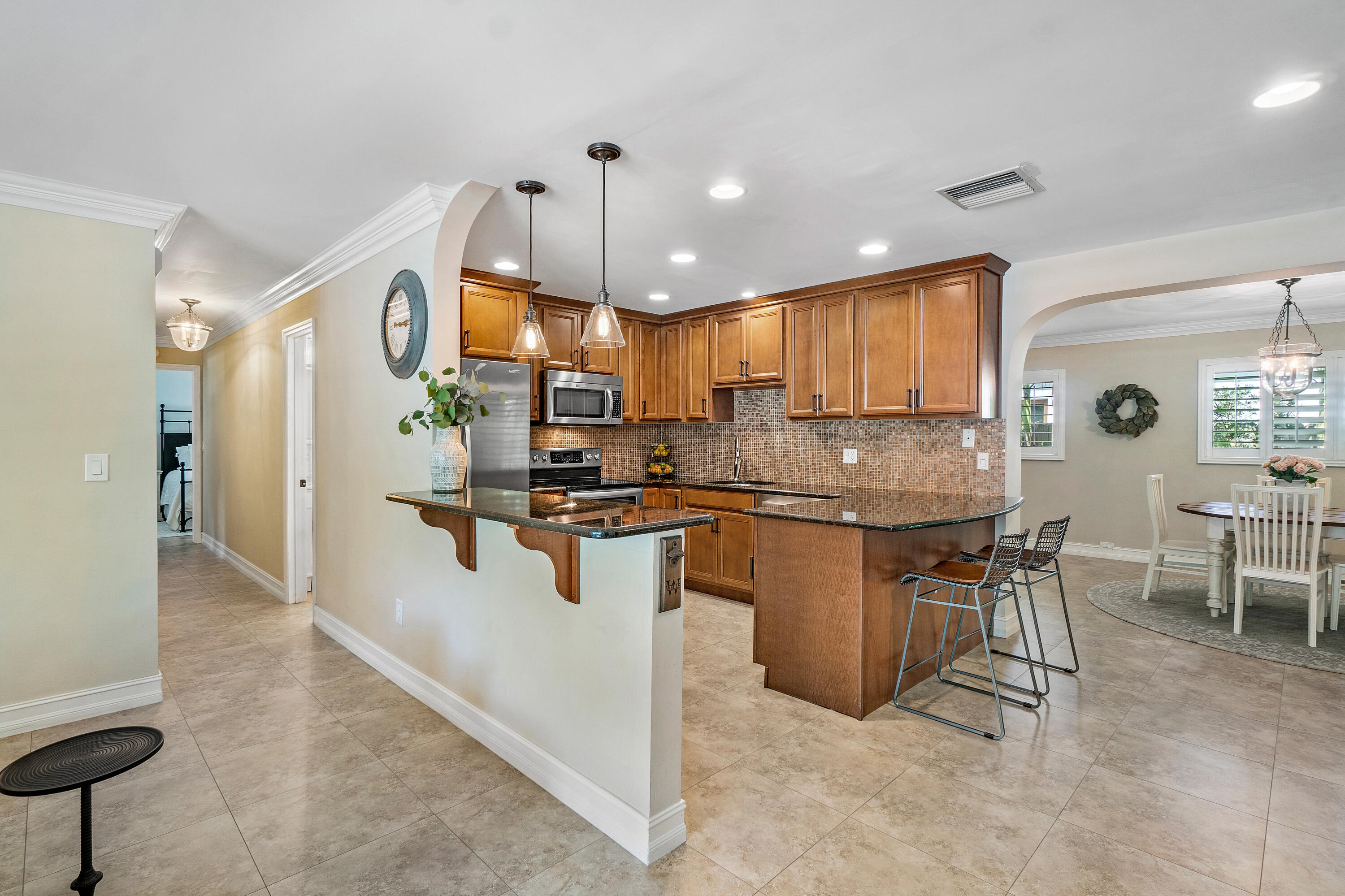 770 Northwest 3rd Avenue Boca Raton, FL 33432 - Photo 6 of 32 007-770Northwest3rdAvenue-BocaRaton-FL-3