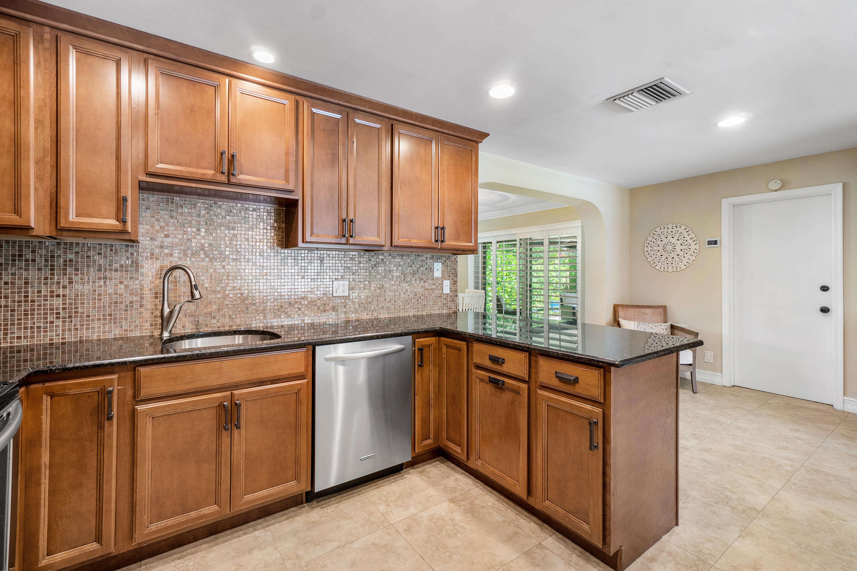 770 Northwest 3rd Avenue Boca Raton, FL 33432 - Photo 8 of 32 009-770Northwest3rdAvenue-BocaRaton-FL-3