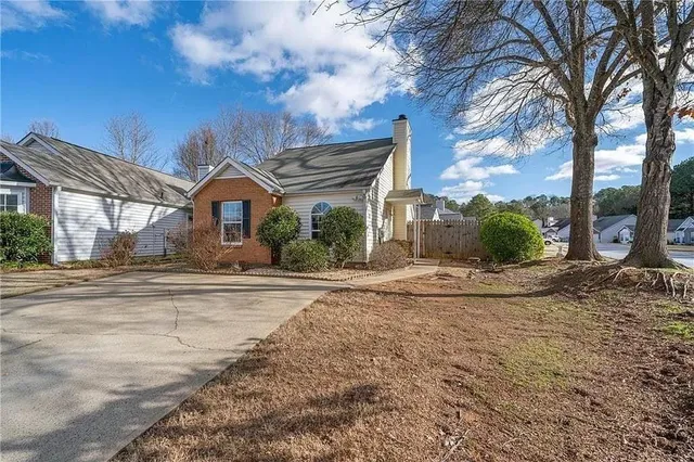 $1,895 | 2025 Brittania Circle, Woodstock, GA 30188