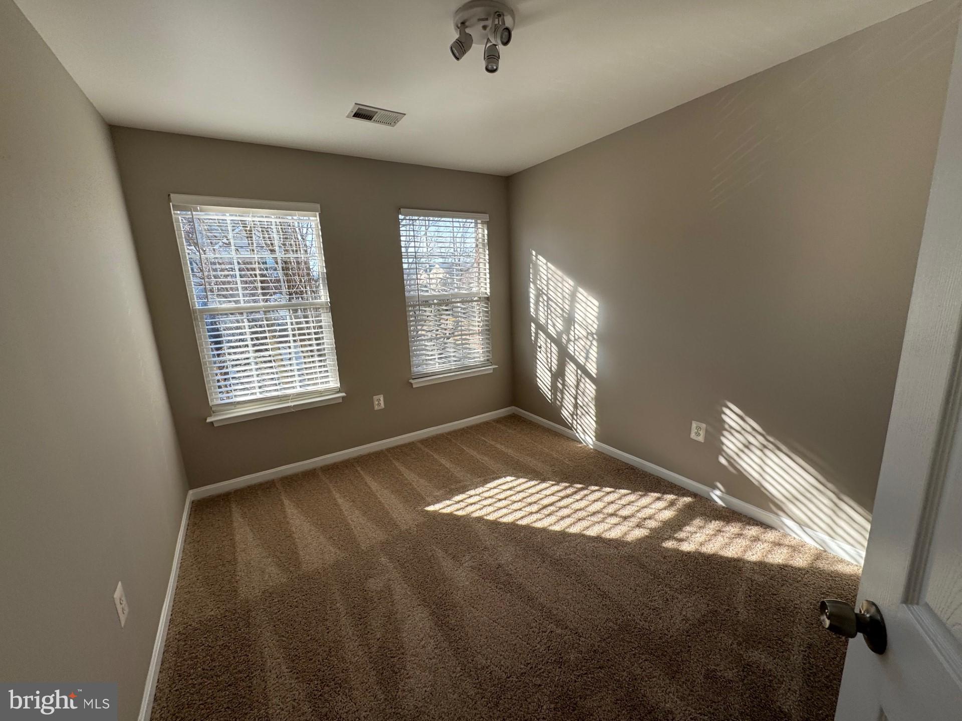14190 Hunters Run Way Gainesville, VA 20155 - Photo 18 of 34