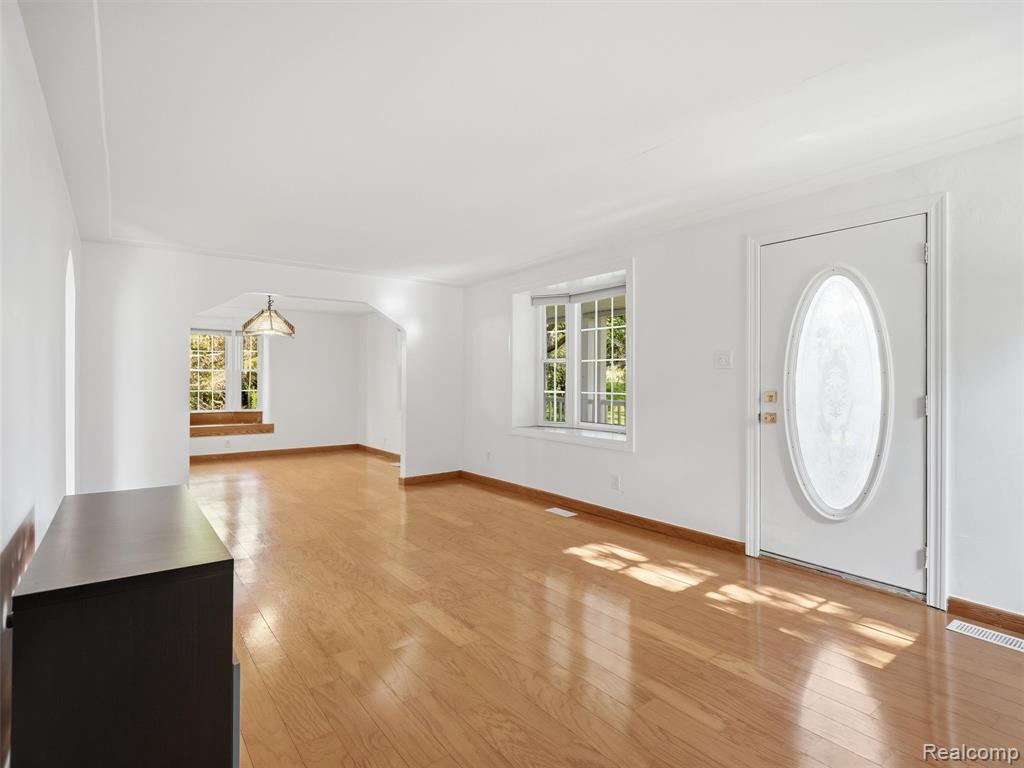 1700 Warren Road Ann Arbor, MI 48105 - Photo 4 of 24 Gallery Image 4