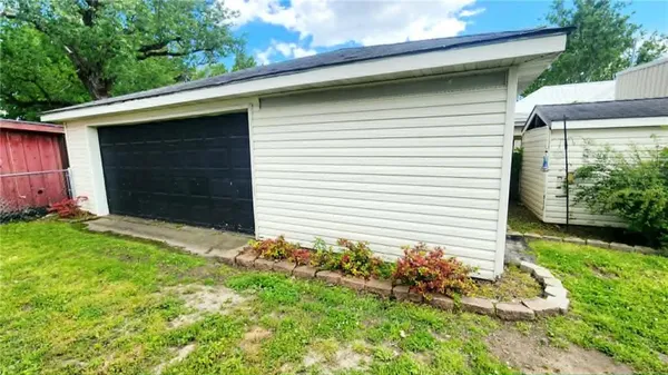 $279,900 | 300 East McKay Street, Frontenac, KS 66763