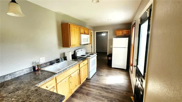 $279,900 | 300 East McKay Street, Frontenac, KS 66763