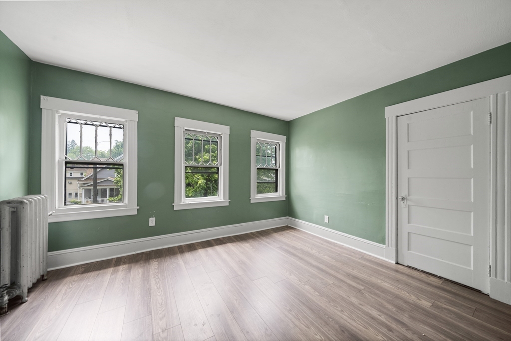 363 White Street Springfield, MA 01108 - Photo 26 of 35