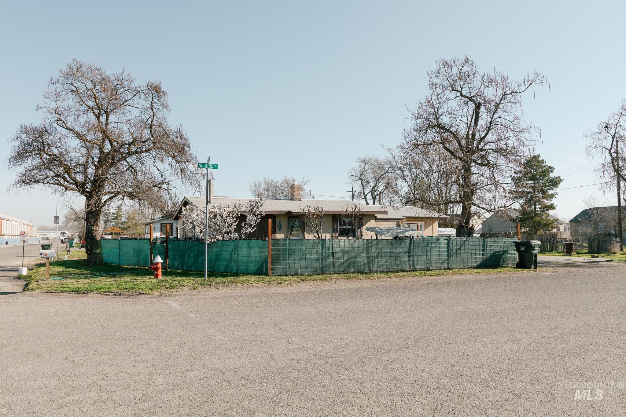 211 Northeast 3rd Avenue Ontario, OR 97914 - Photo 36 of 40 View of asphalt street with a residential view
