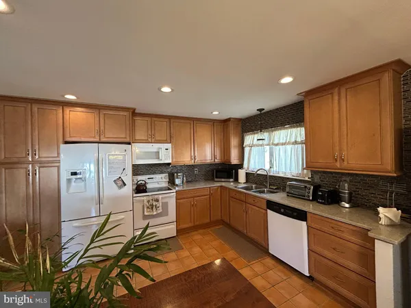 $2,695 | 116 Kane Drive, Newark, DE 19702