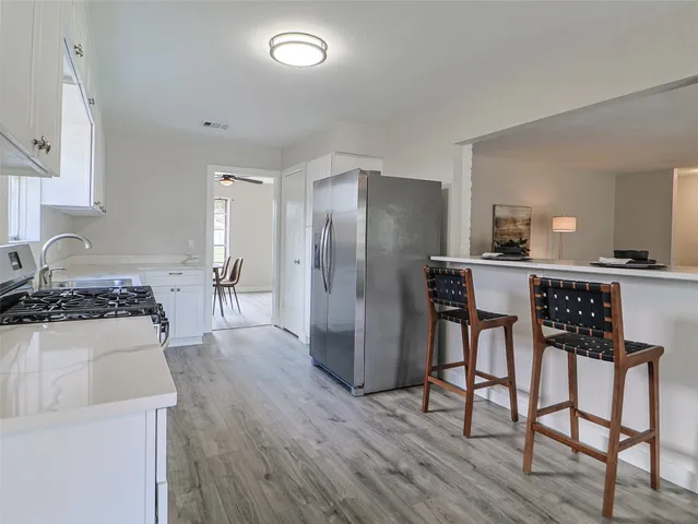 $2,900 | 9110 Vickijohn Drive, Houston, TX 77031