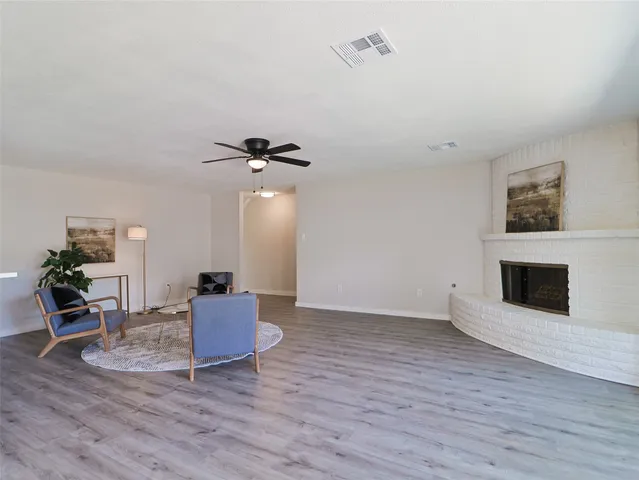 $2,900 | 9110 Vickijohn Drive, Houston, TX 77031