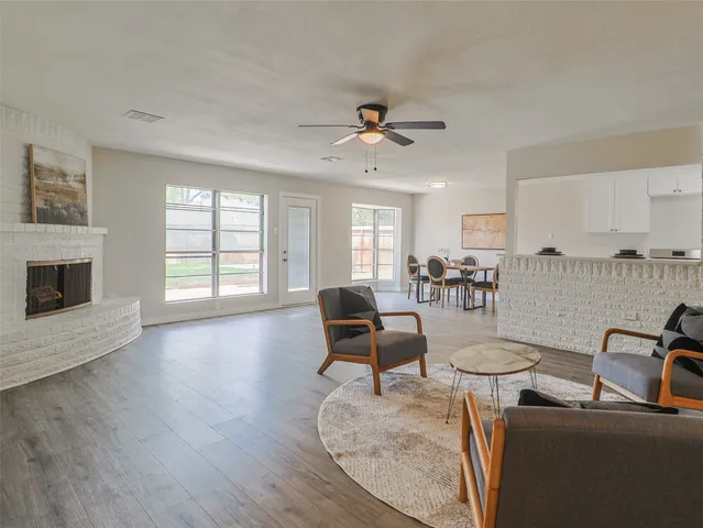 $2,900 | 9110 Vickijohn Drive, Houston, TX 77031