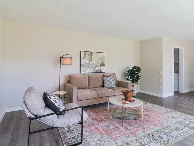 $2,900 | 9110 Vickijohn Drive, Houston, TX 77031