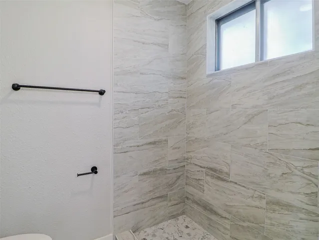 $2,900 | 9110 Vickijohn Drive, Houston, TX 77031