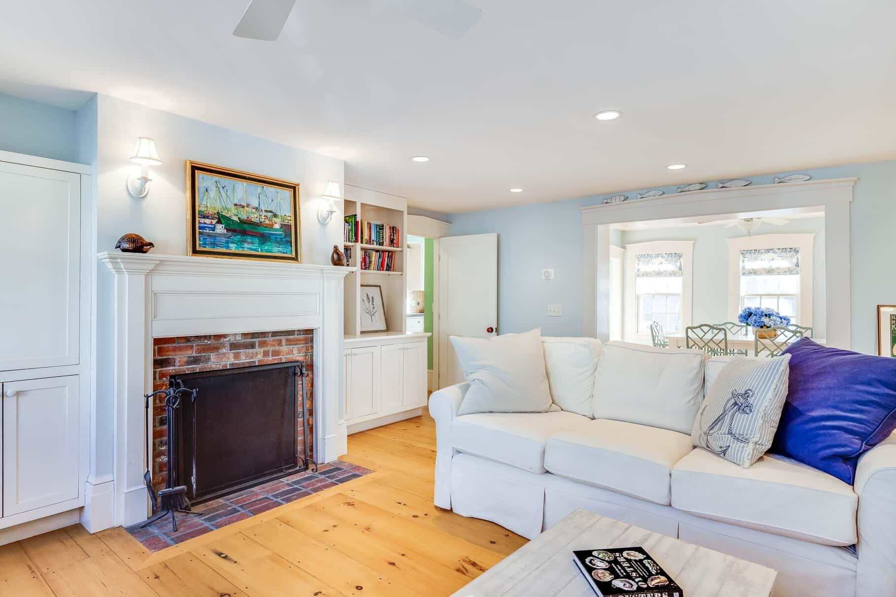 10 Bank Street Wellfleet, MA 02667 - Photo 5 of 49 05