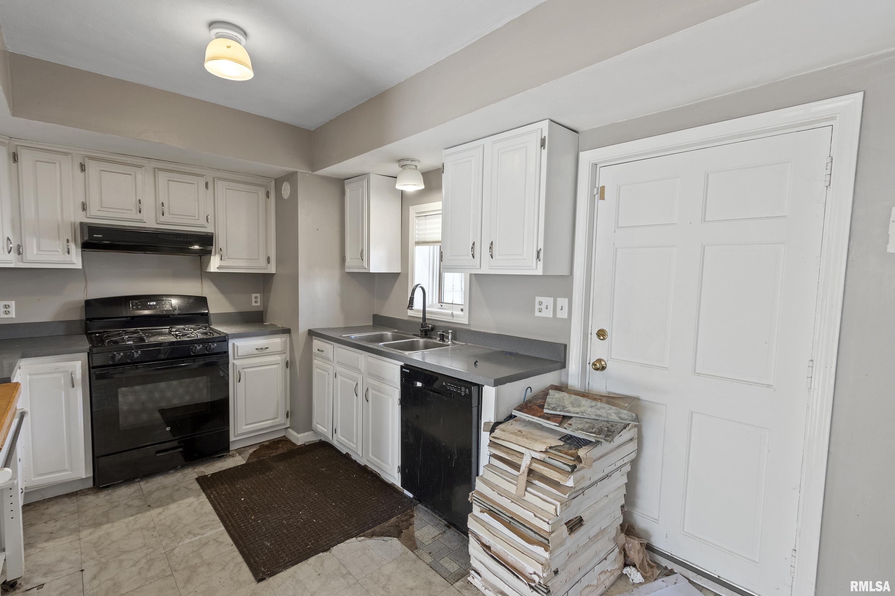 6307 North Sheridan Road Peoria, IL 61614 - Photo 13 of 44 Gallery Image 13