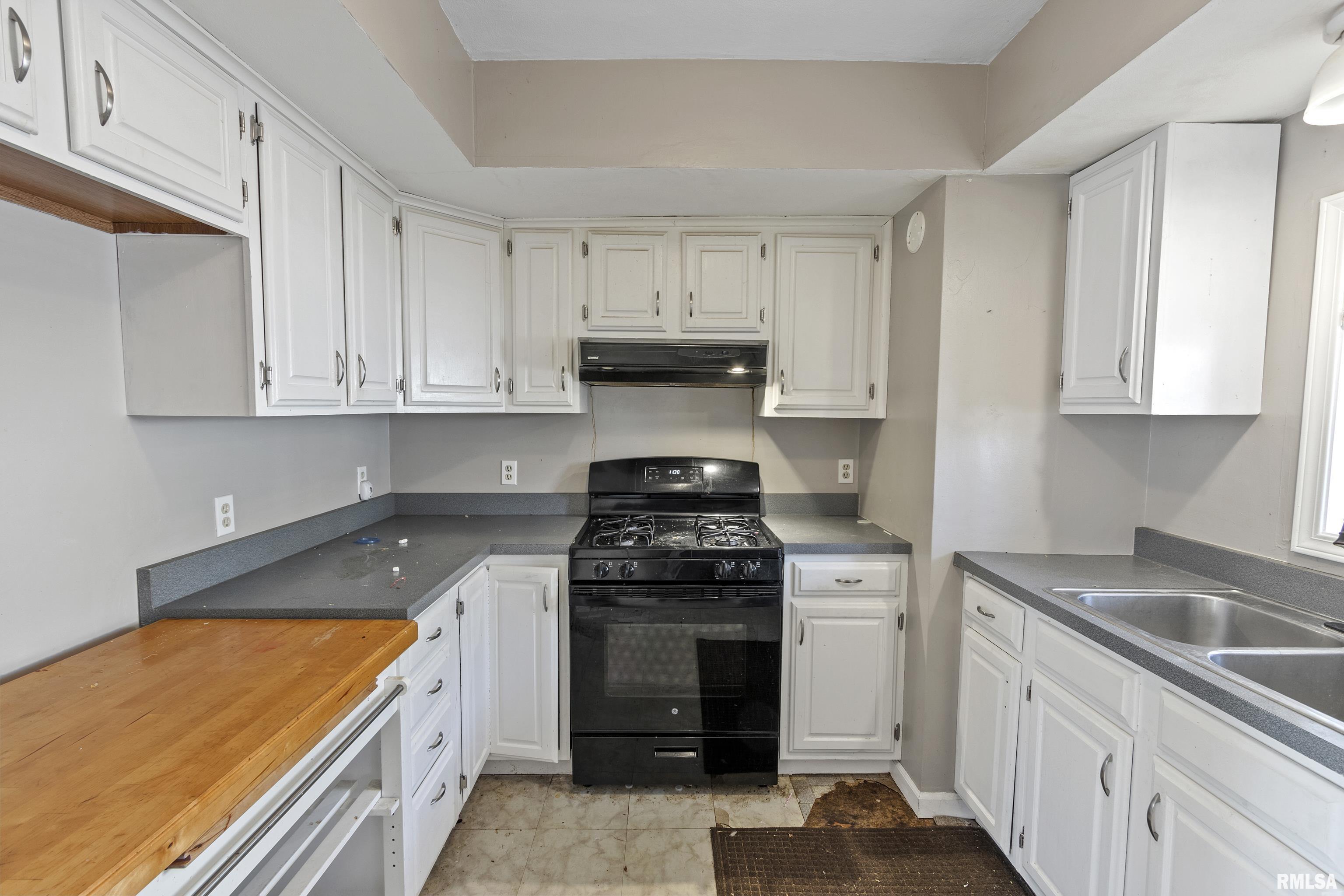 6307 North Sheridan Road Peoria, IL 61614 - Photo 14 of 44 Gallery Image 14