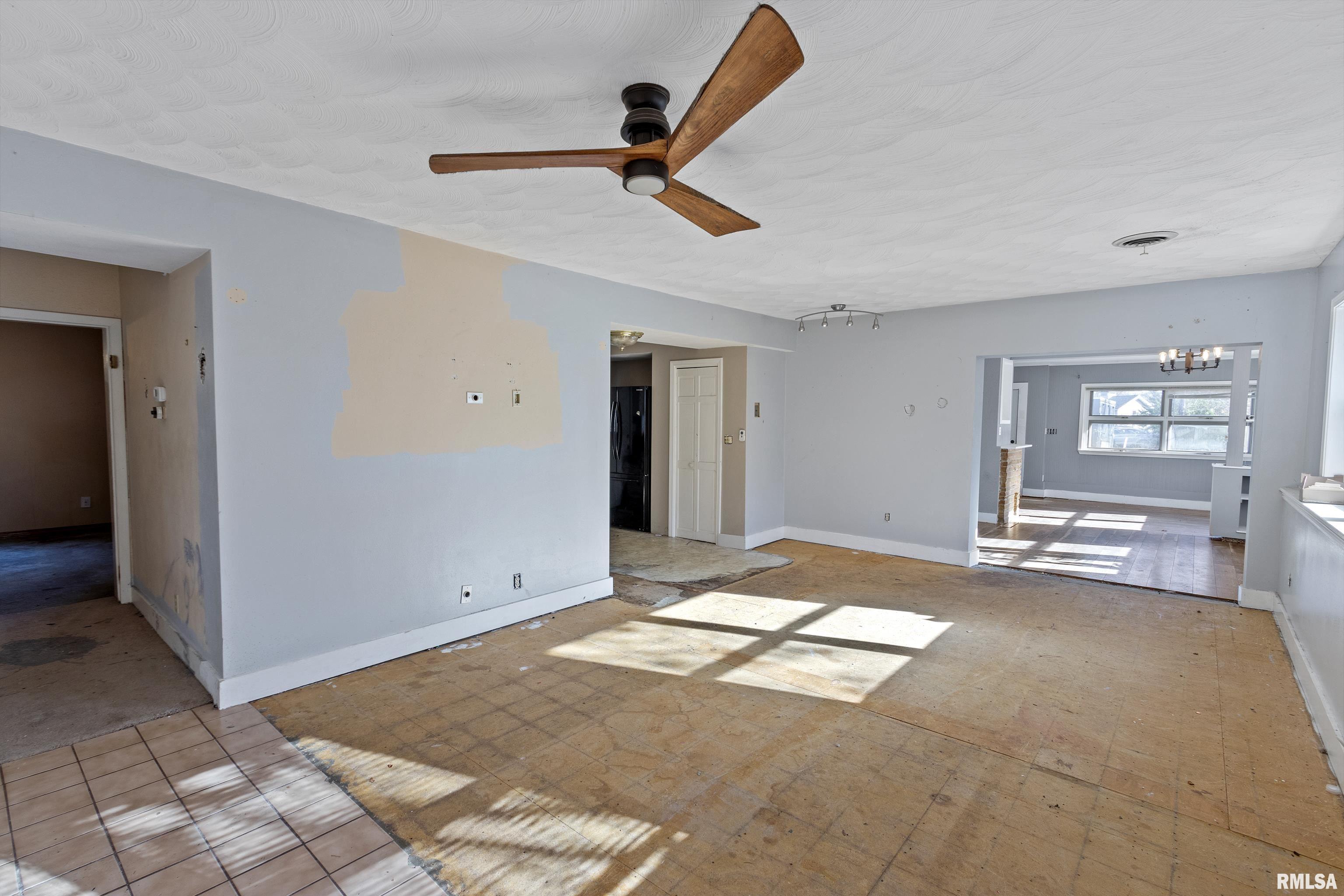 6307 North Sheridan Road Peoria, IL 61614 - Photo 16 of 44 Gallery Image 16