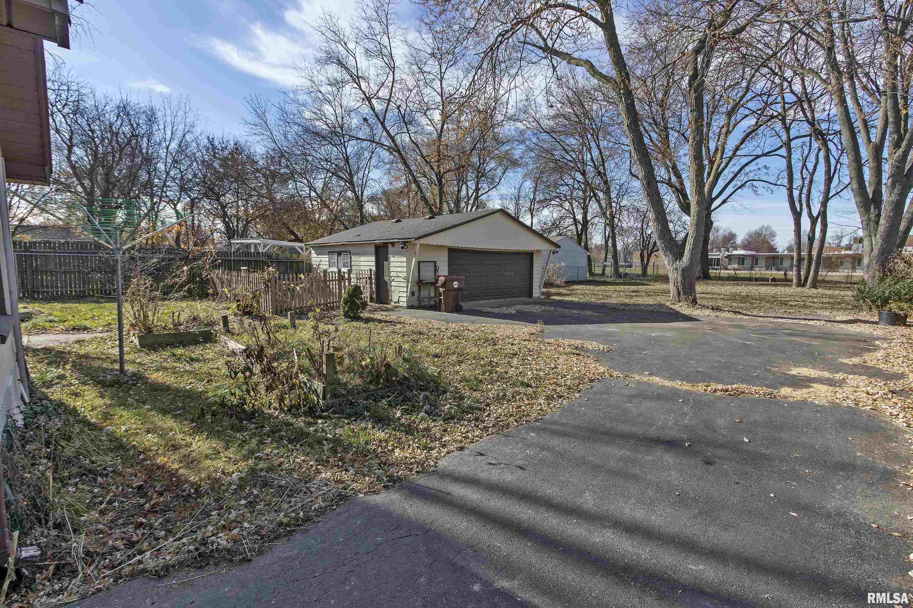6307 North Sheridan Road Peoria, IL 61614 - Photo 32 of 44 Gallery Image 32