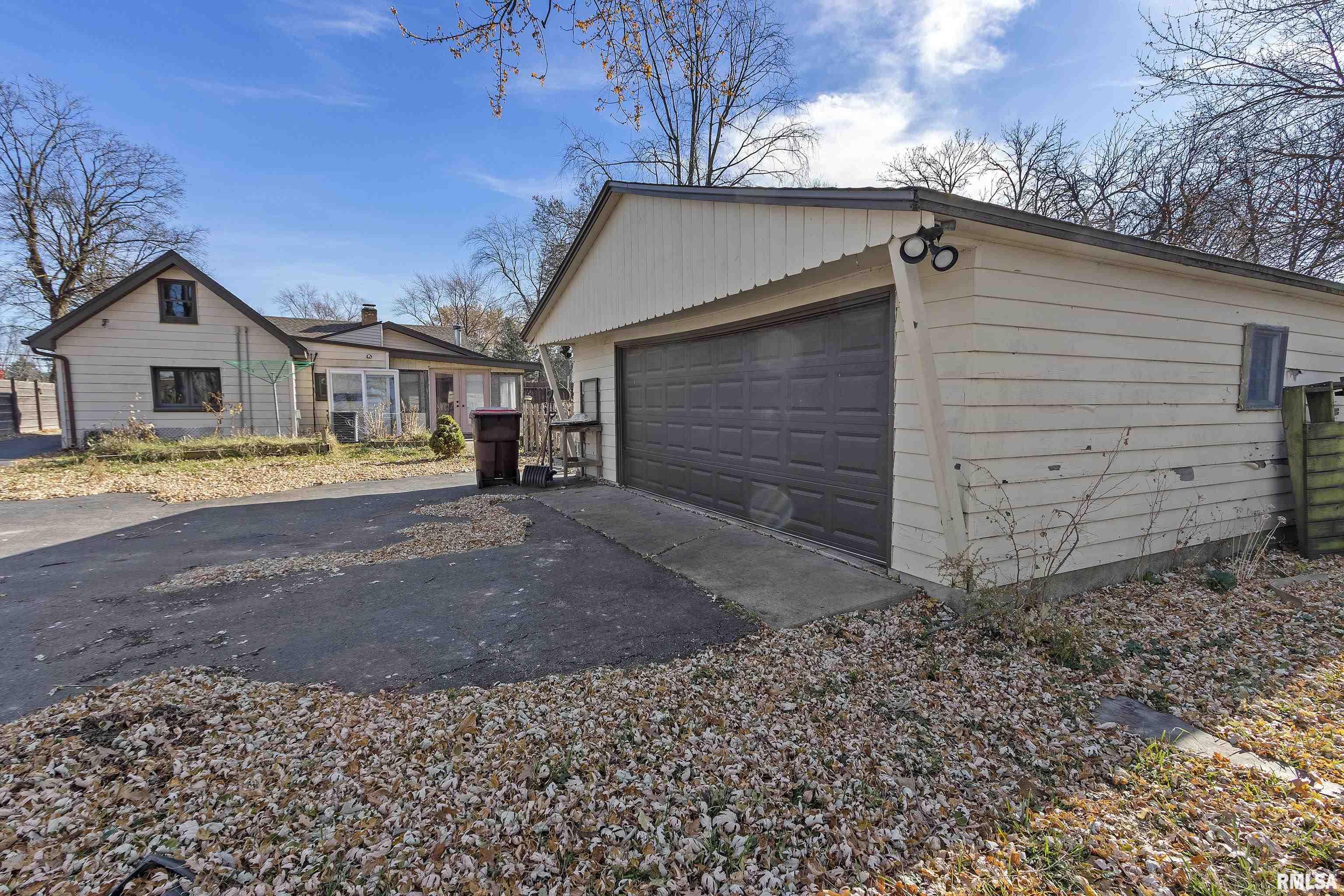 6307 North Sheridan Road Peoria, IL 61614 - Photo 33 of 44 Gallery Image 33