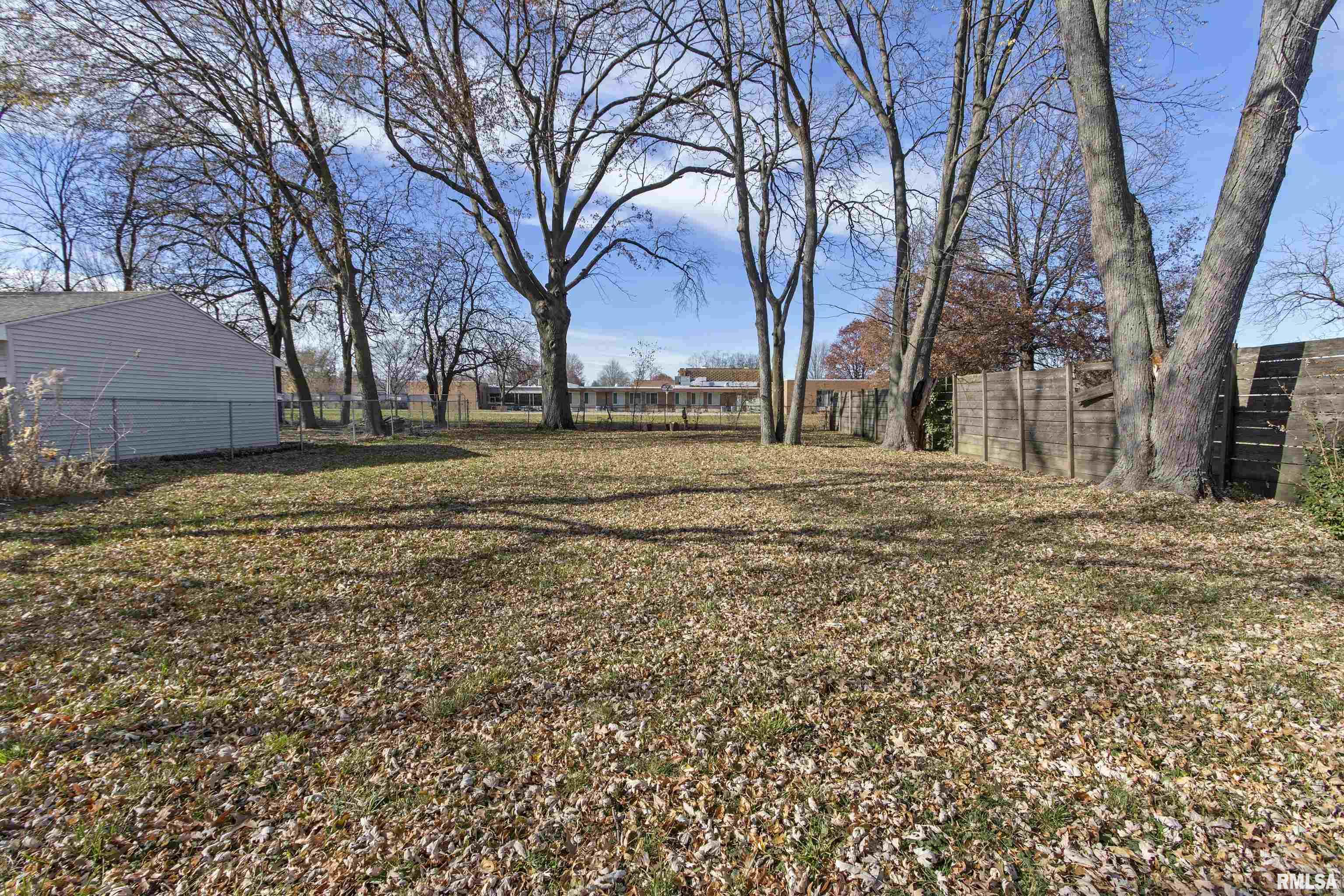 6307 North Sheridan Road Peoria, IL 61614 - Photo 34 of 44 Gallery Image 34