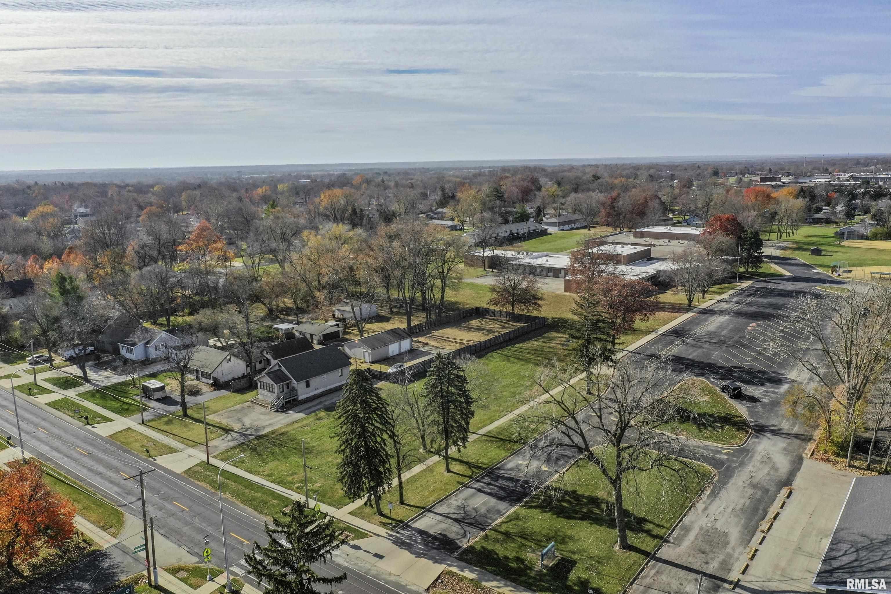 6307 North Sheridan Road Peoria, IL 61614 - Photo 40 of 44 Gallery Image 40