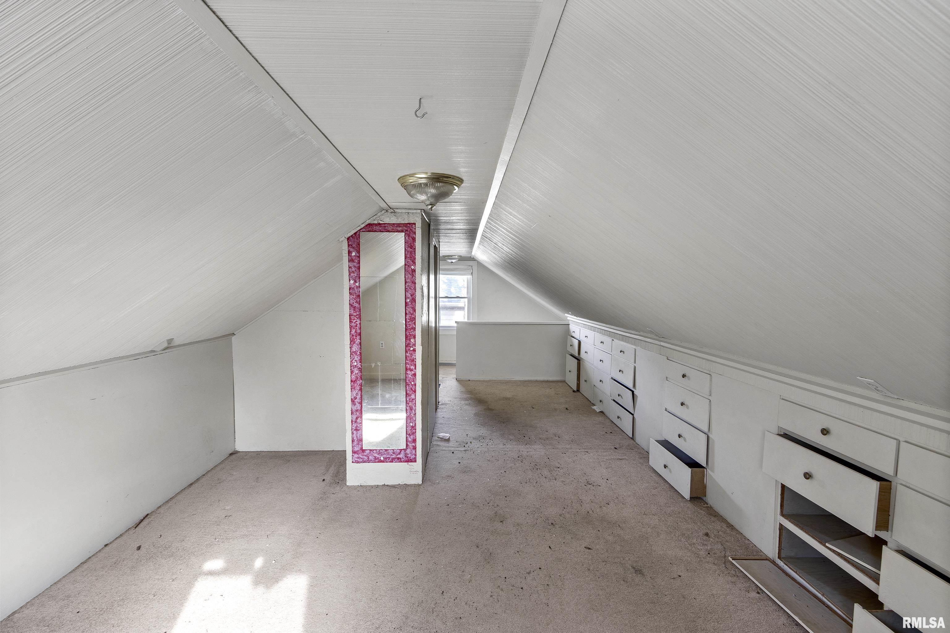 6307 North Sheridan Road Peoria, IL 61614 - Photo 7 of 44 Gallery Image 7