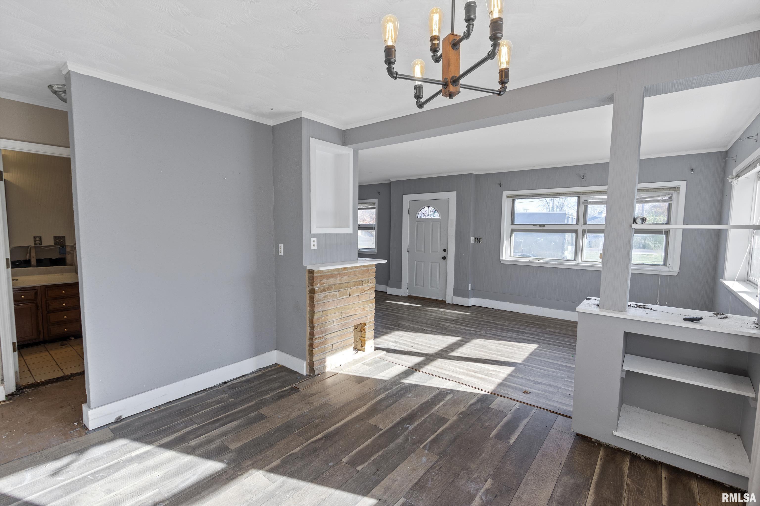 6307 North Sheridan Road Peoria, IL 61614 - Photo 9 of 44 Gallery Image 9