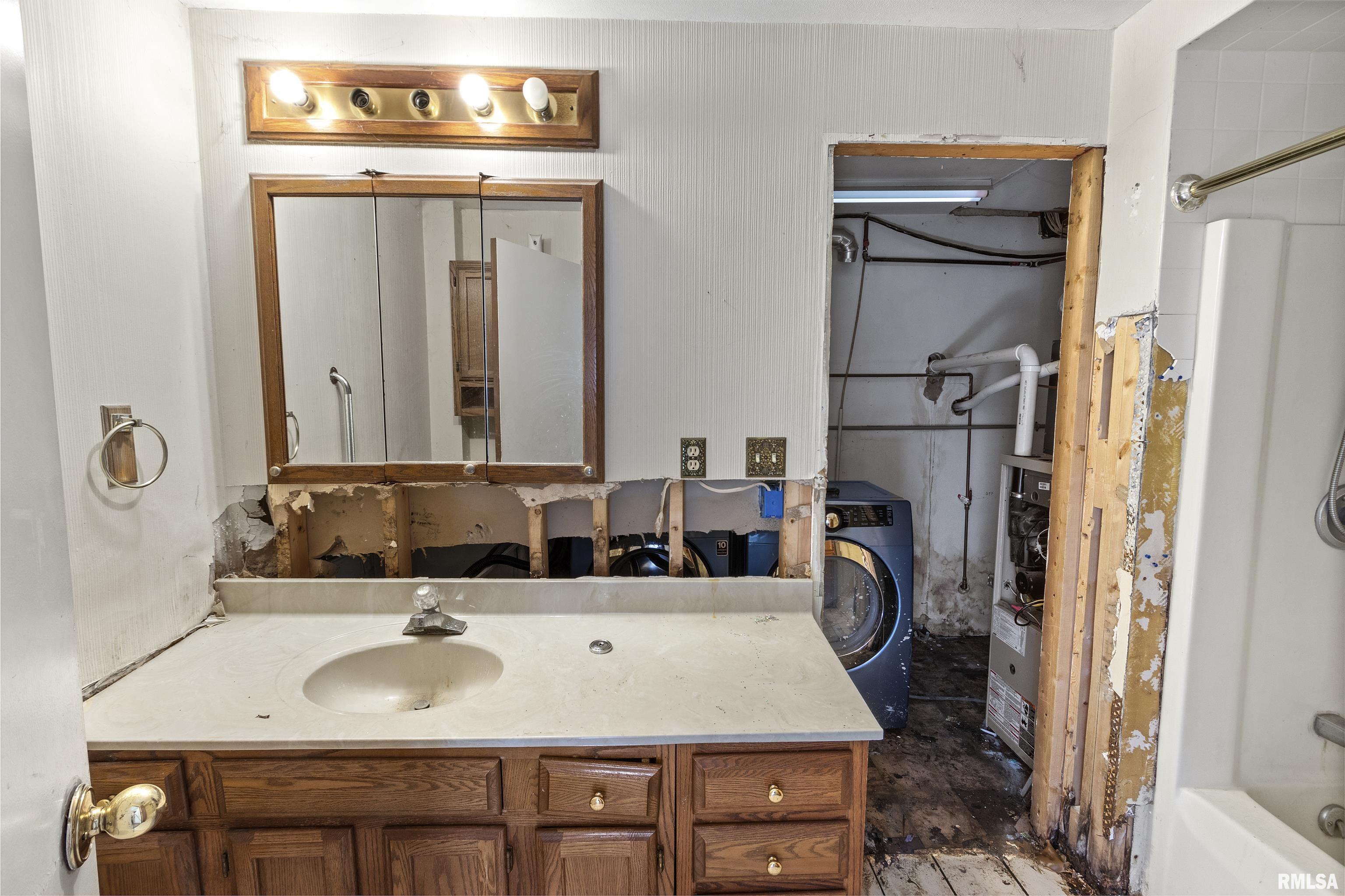 6307 North Sheridan Road Peoria, IL 61614 - Photo 10 of 44 Gallery Image 10