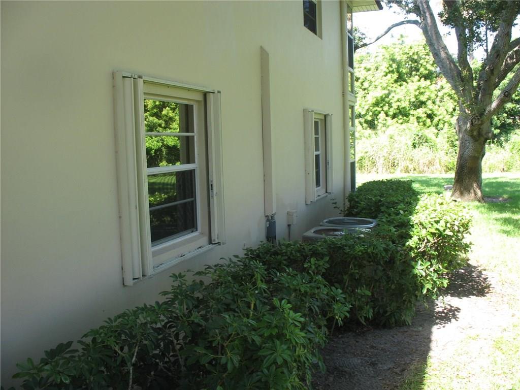 96 Spring Lake Drive, Unit 101 Vero Beach, FL 32962 - Photo 3 of 21