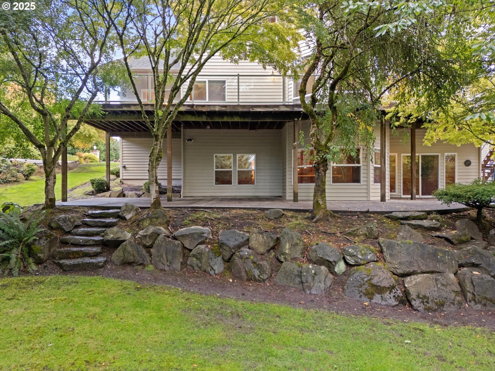 14014 Northwest 44th Court Vancouver, WA 98685 - Photo 36 of 47 a front view of a house with a garden