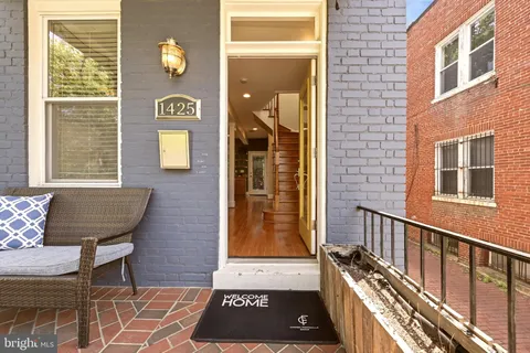 $895,000 | 1425 C Street Northeast, Washington, DC 20002