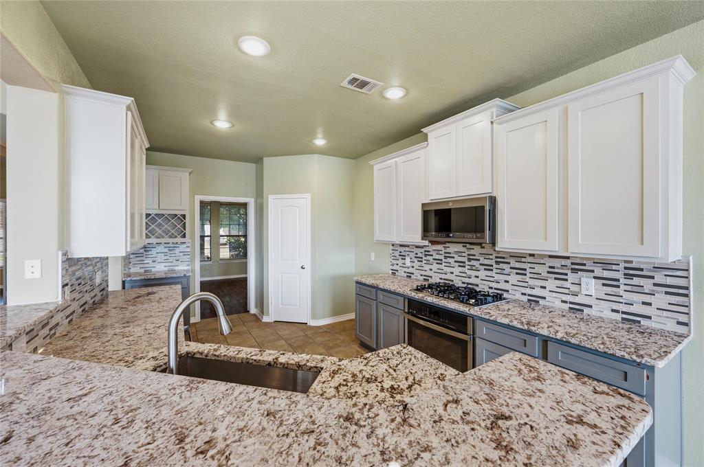 5129 Shelly Ray Road Fort Worth, TX 76244 - Photo 11 of 36