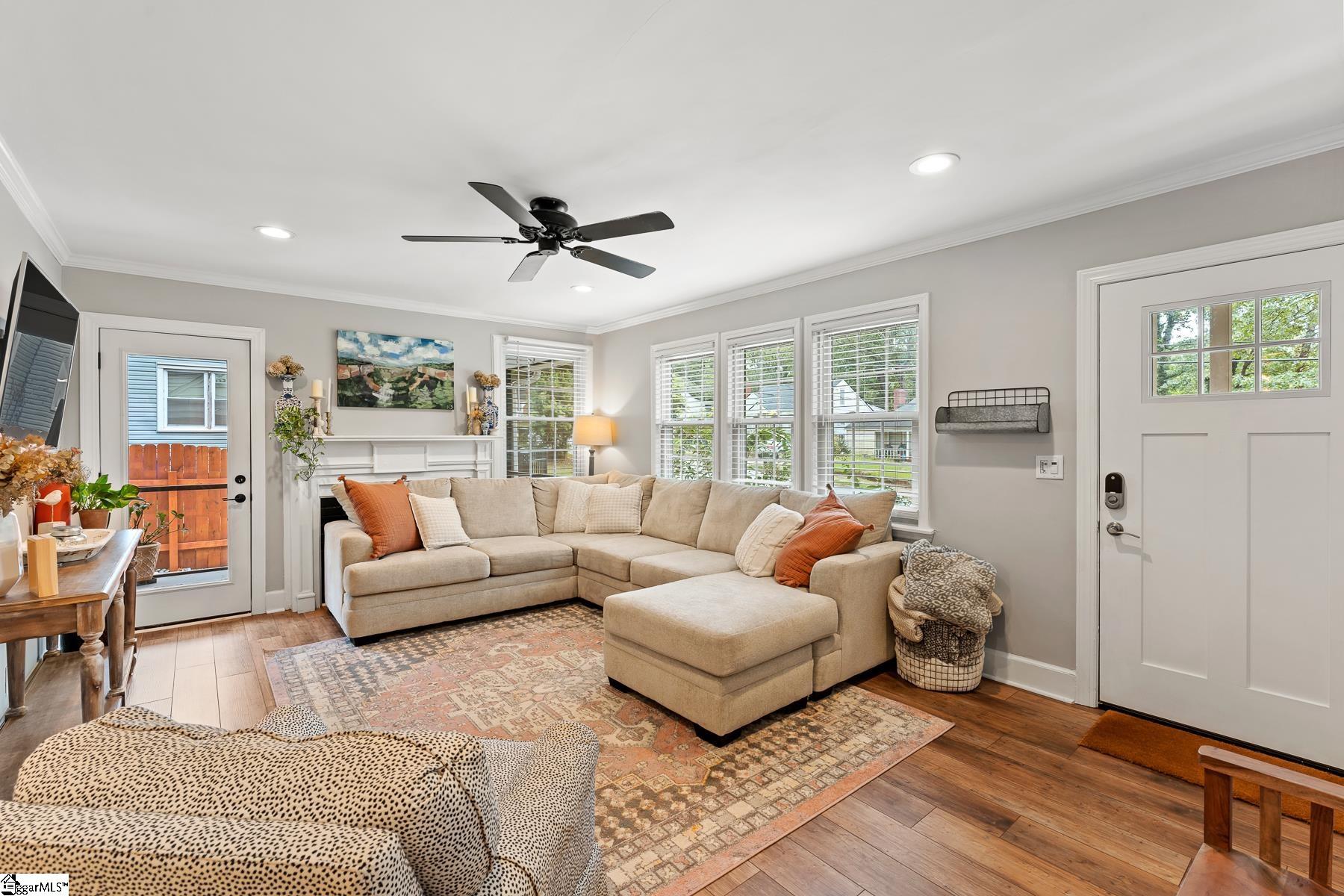 208 Pleasant Ridge Avenue Greenville, SC 29605 - Photo 6 of 30 Gallery Image 6