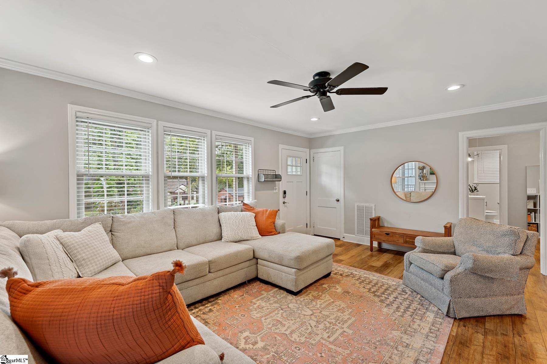208 Pleasant Ridge Avenue Greenville, SC 29605 - Photo 8 of 30 Gallery Image 8