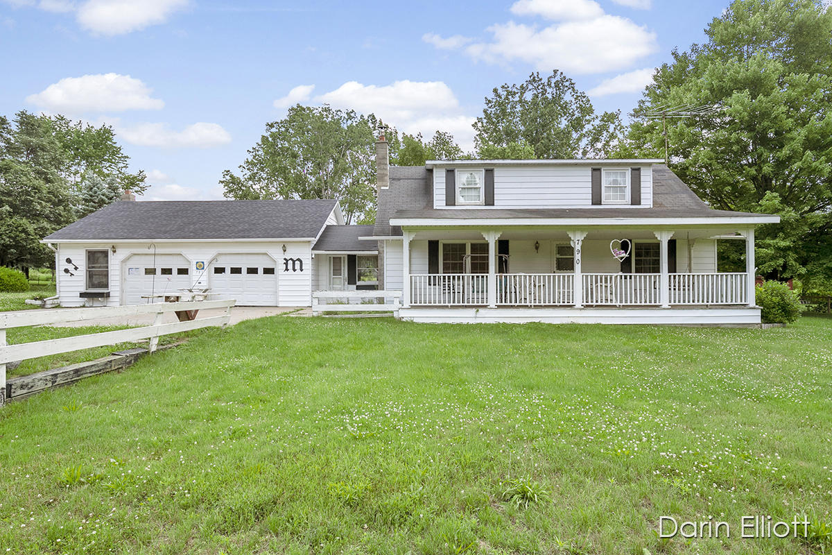 791 South Bellamy Road Ionia, MI 48846 - Photo 3 of 37 IMG_1000