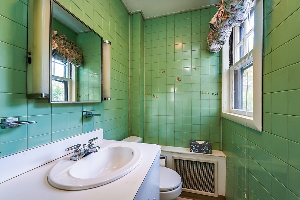 18 Vineyard Road Newton, MA 02459 - Photo 15 of 29