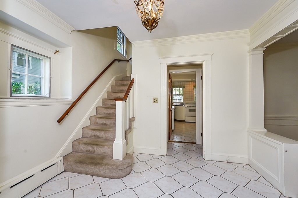 18 Vineyard Road Newton, MA 02459 - Photo 8 of 29