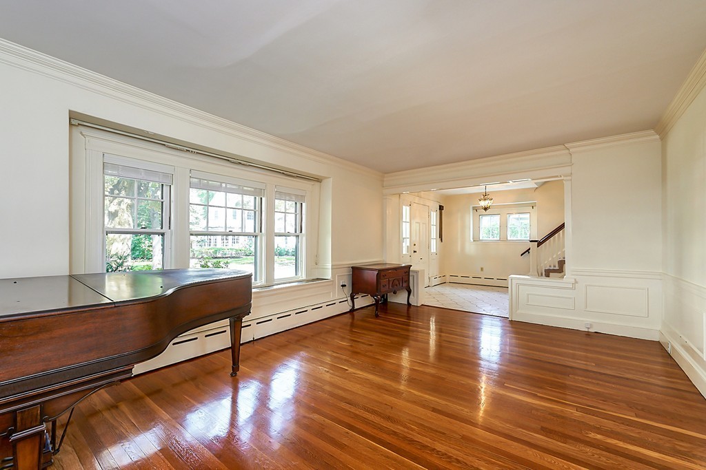 18 Vineyard Road Newton, MA 02459 - Photo 10 of 29