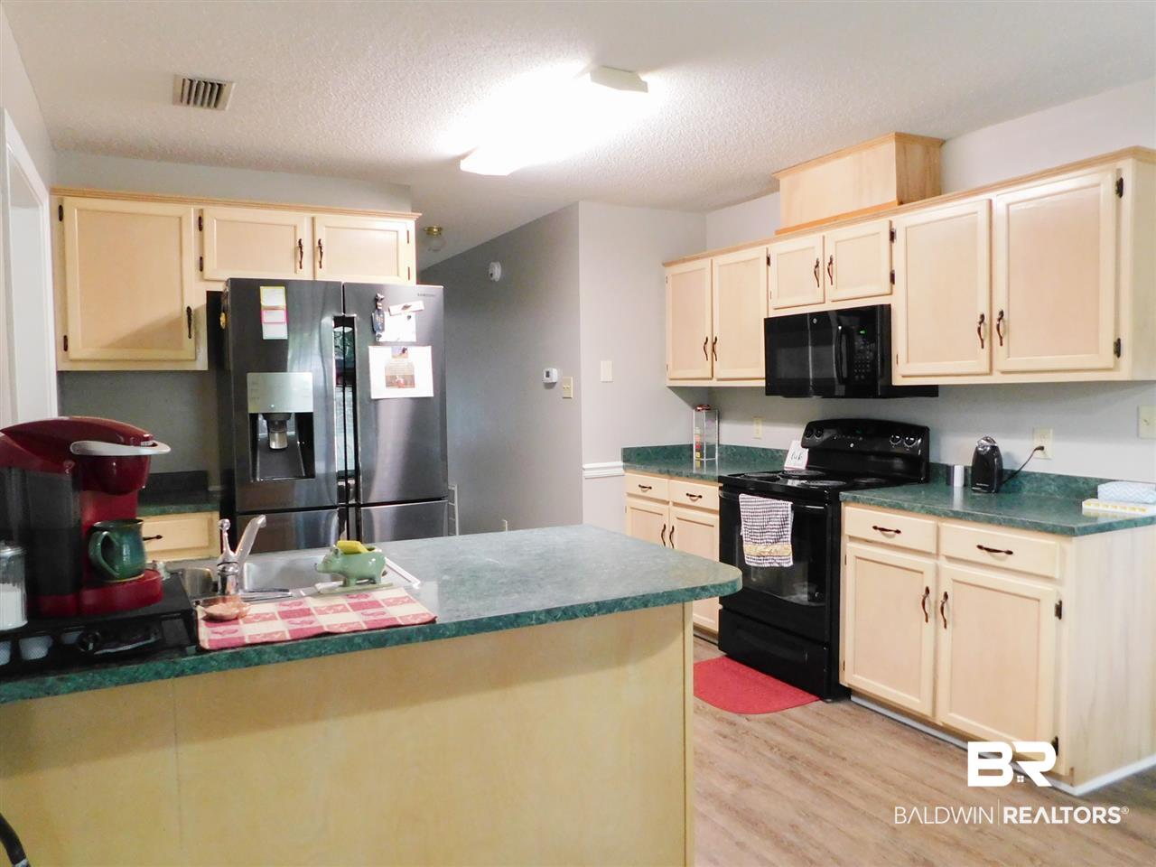 129 Cherryhill Drive Daphne, AL 36526 - Photo 5 of 23 Kitchen