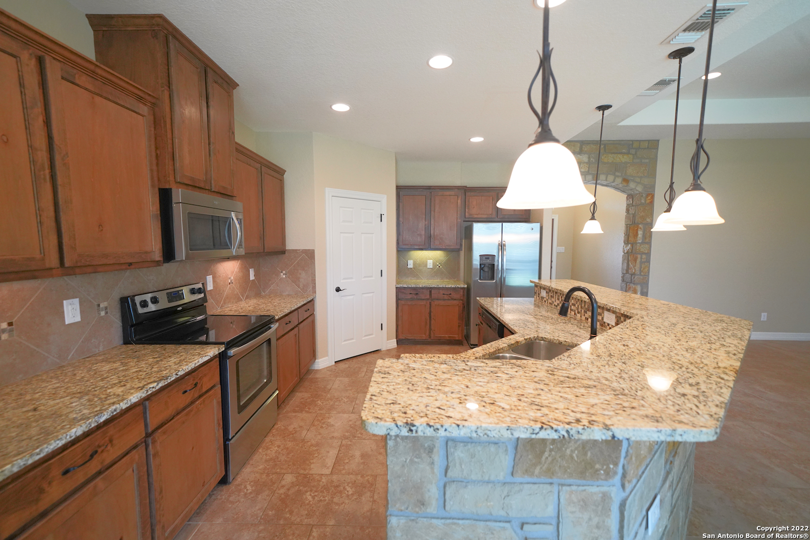 15420 Dell Lane Selma, TX 78154 - Photo 14 of 40