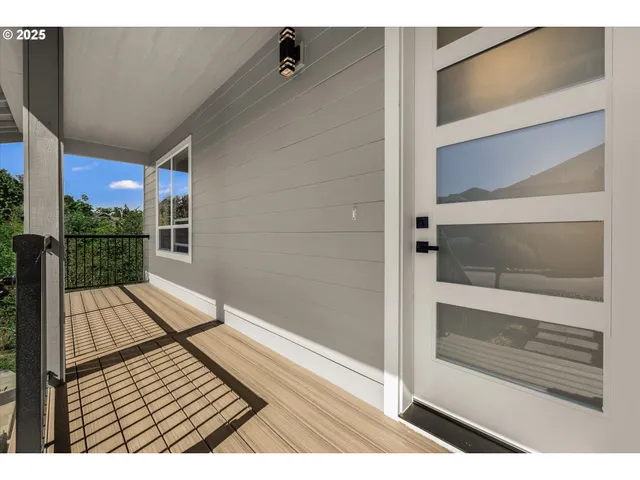 $799,950 | 7026 Southeast 156th Avenue, Portland, OR 97236