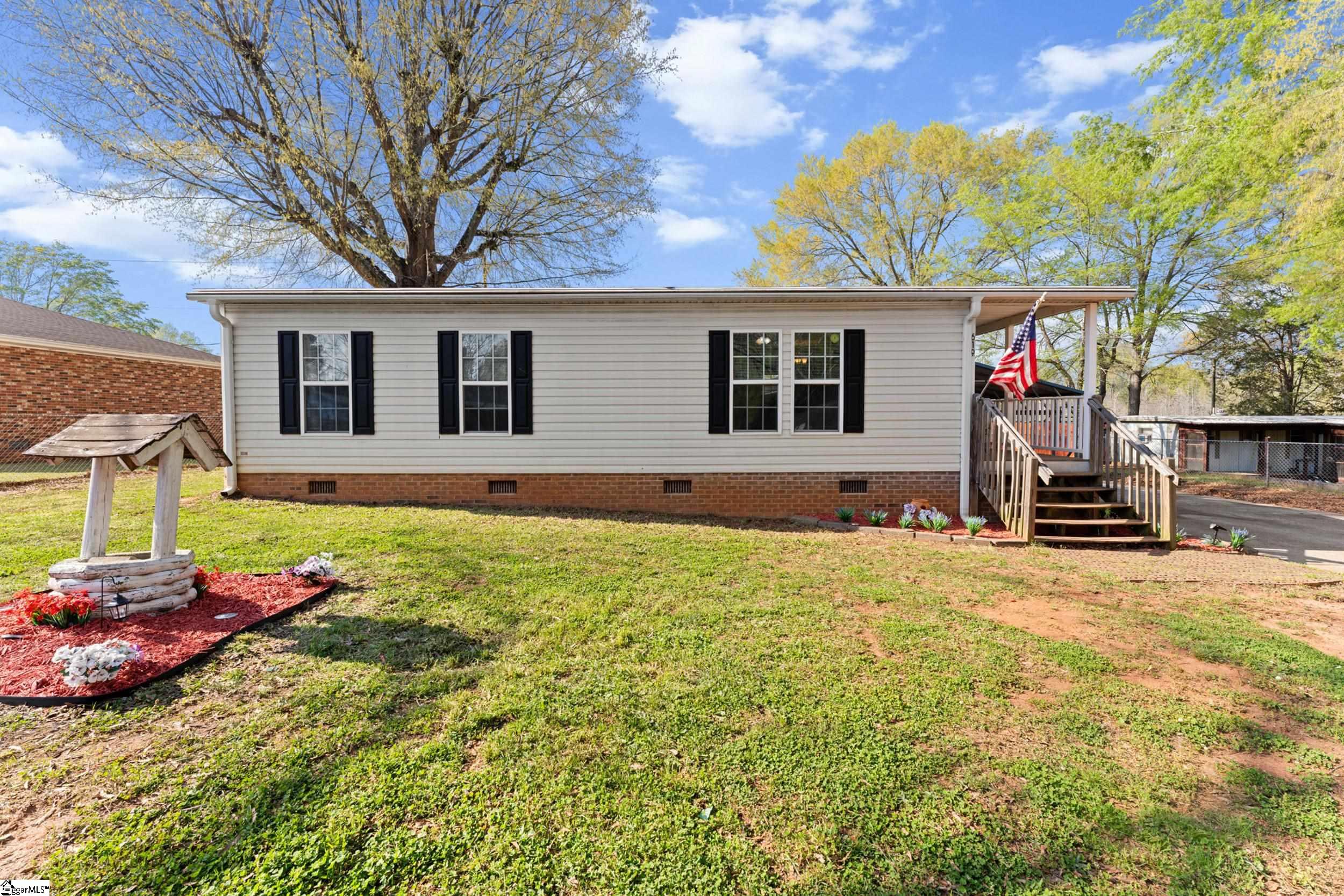 619 Carey Street Anderson, SC 29624 - Photo 1 of 21