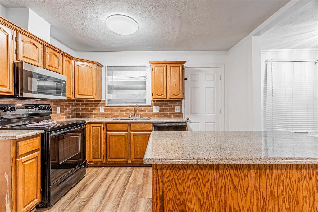 2618 Centerville Road Dallas, TX 75228 - Photo 13 of 35