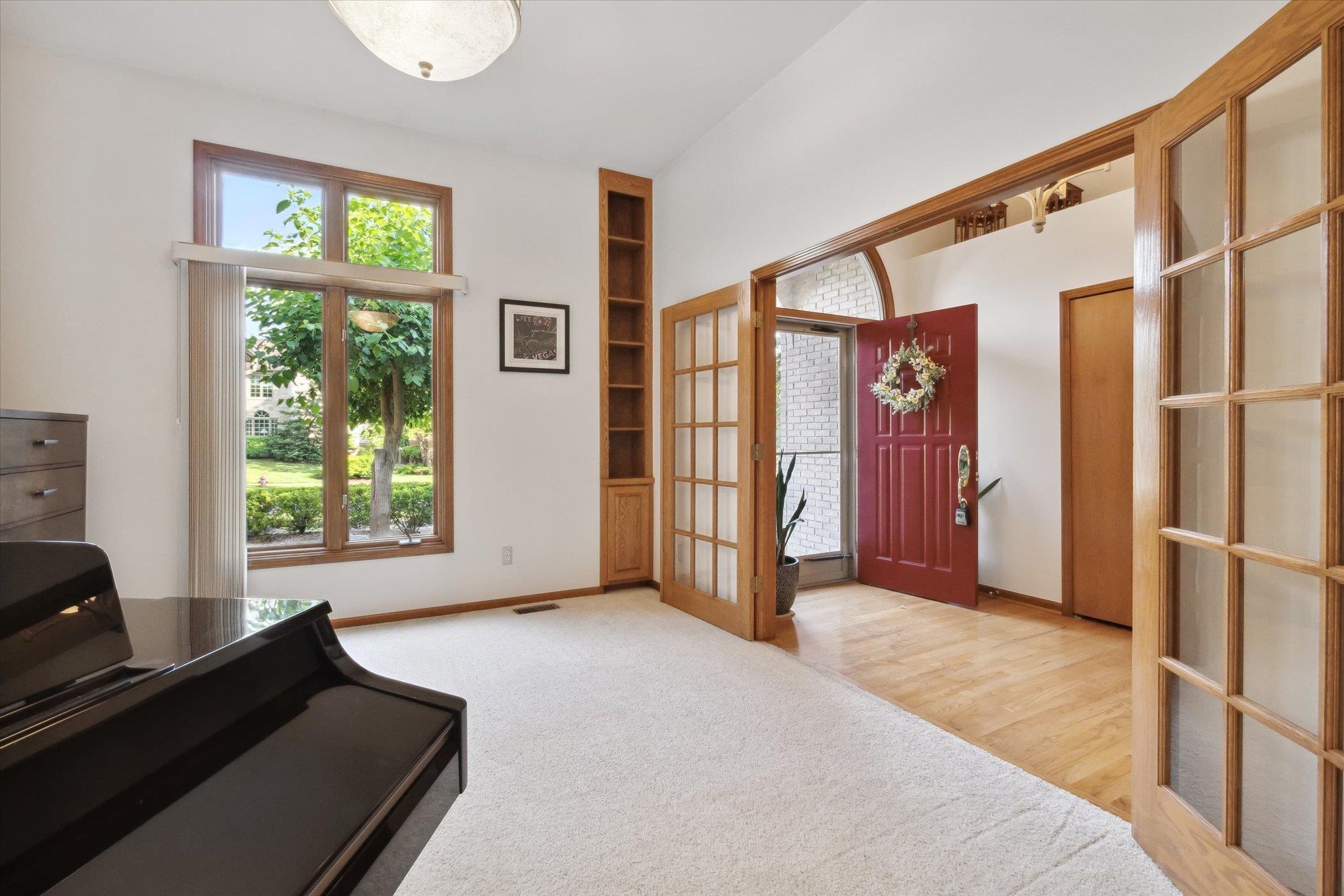 1033 Bloomview Circle Rochester, MI 48307 - Photo 6 of 44 50113392-7.JPG