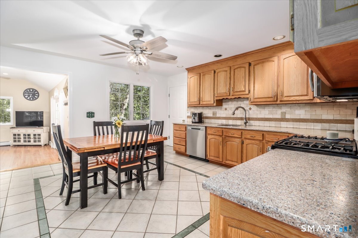 315 Booth Hill Road Trumbull, CT 06611 - Photo 9 of 33