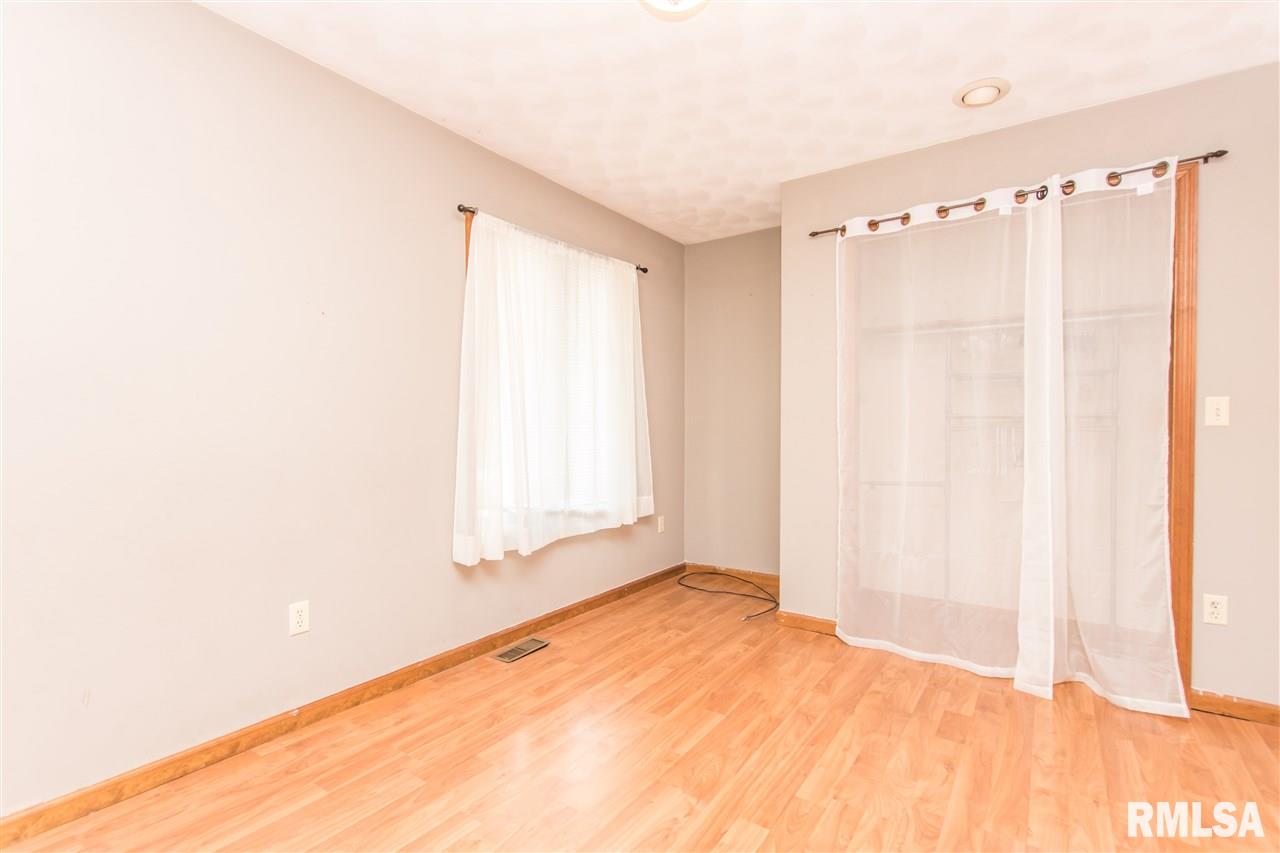 712 Springfield Road East Peoria, IL 61611 - Photo 11 of 36 Gallery Image 11