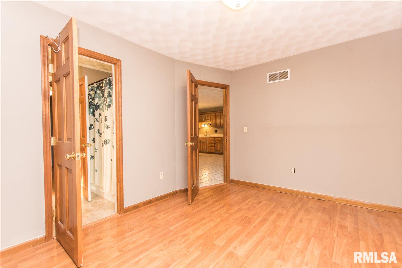 712 Springfield Road East Peoria, IL 61611 - Photo 13 of 36 Gallery Image 13