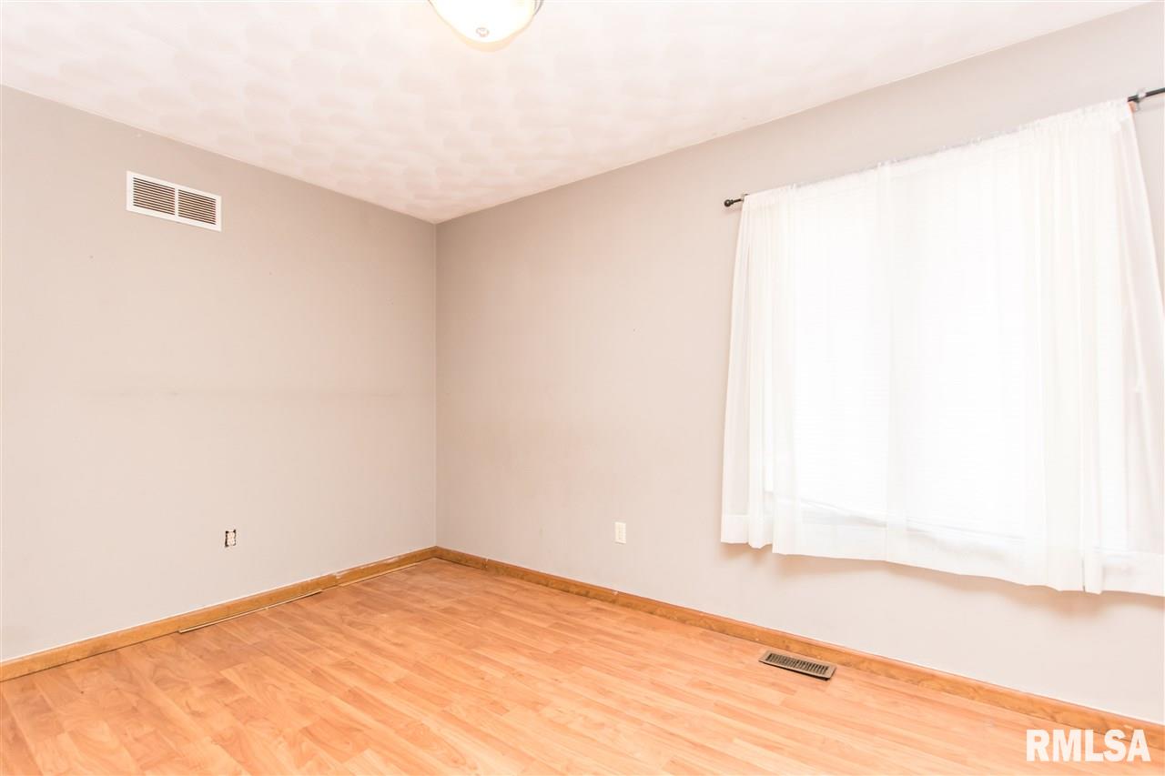 712 Springfield Road East Peoria, IL 61611 - Photo 14 of 36 Gallery Image 14