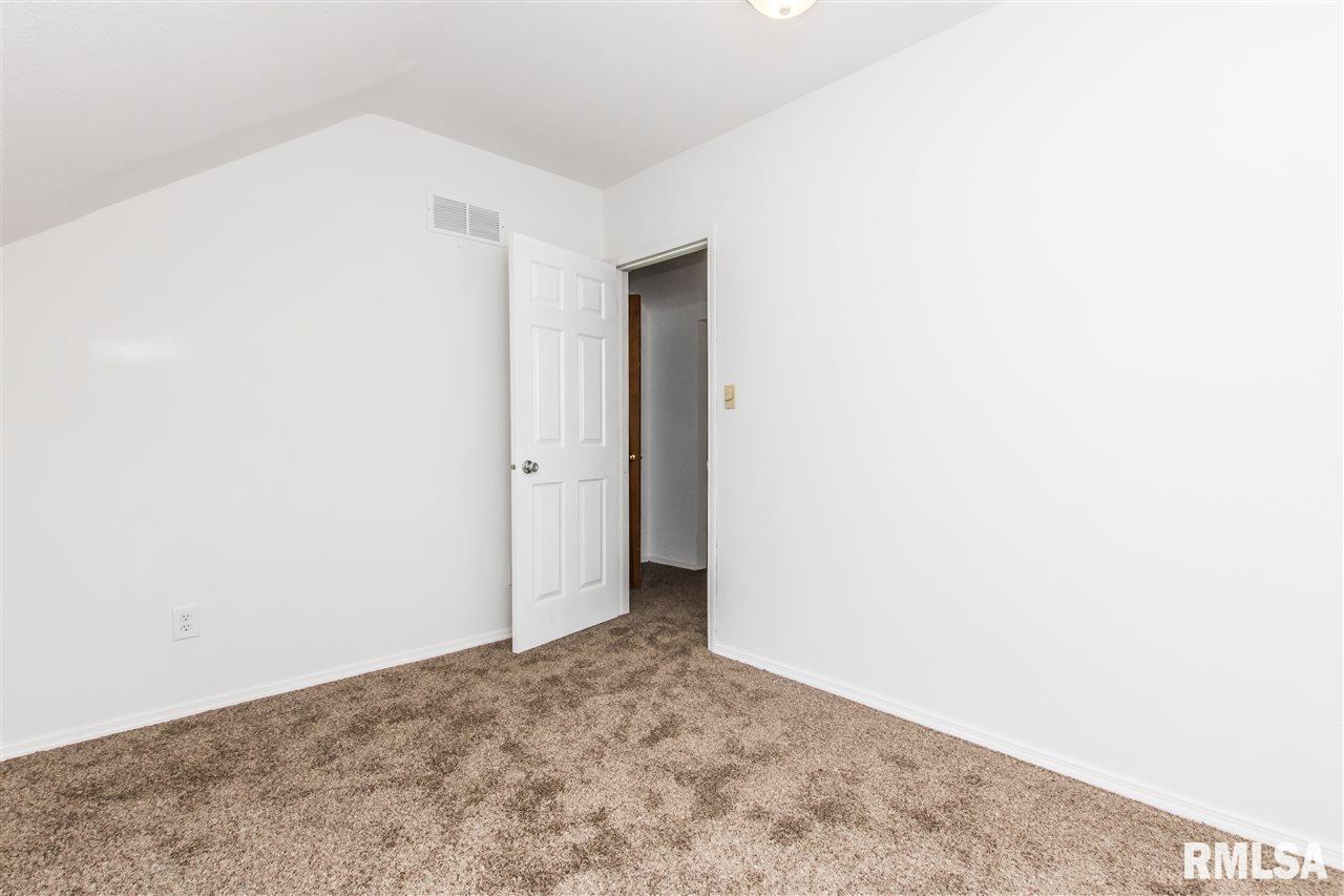 712 Springfield Road East Peoria, IL 61611 - Photo 28 of 36 Gallery Image 28